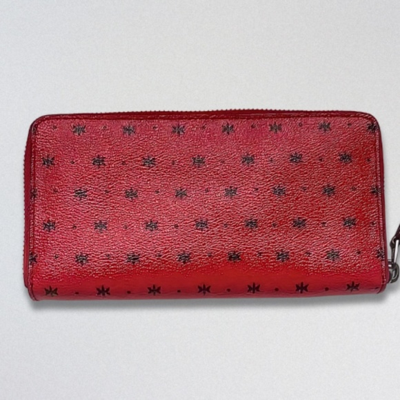 Coach Mickey Mouse Prairie Wallet Bandana Print Full Zip Pebble Leather Red W OS - Picture 4 of 16